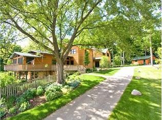 N2323 Geneva Oak Trl, Lake Geneva, WI 53147