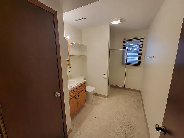 101 1/2 W Madison St — Photo 10