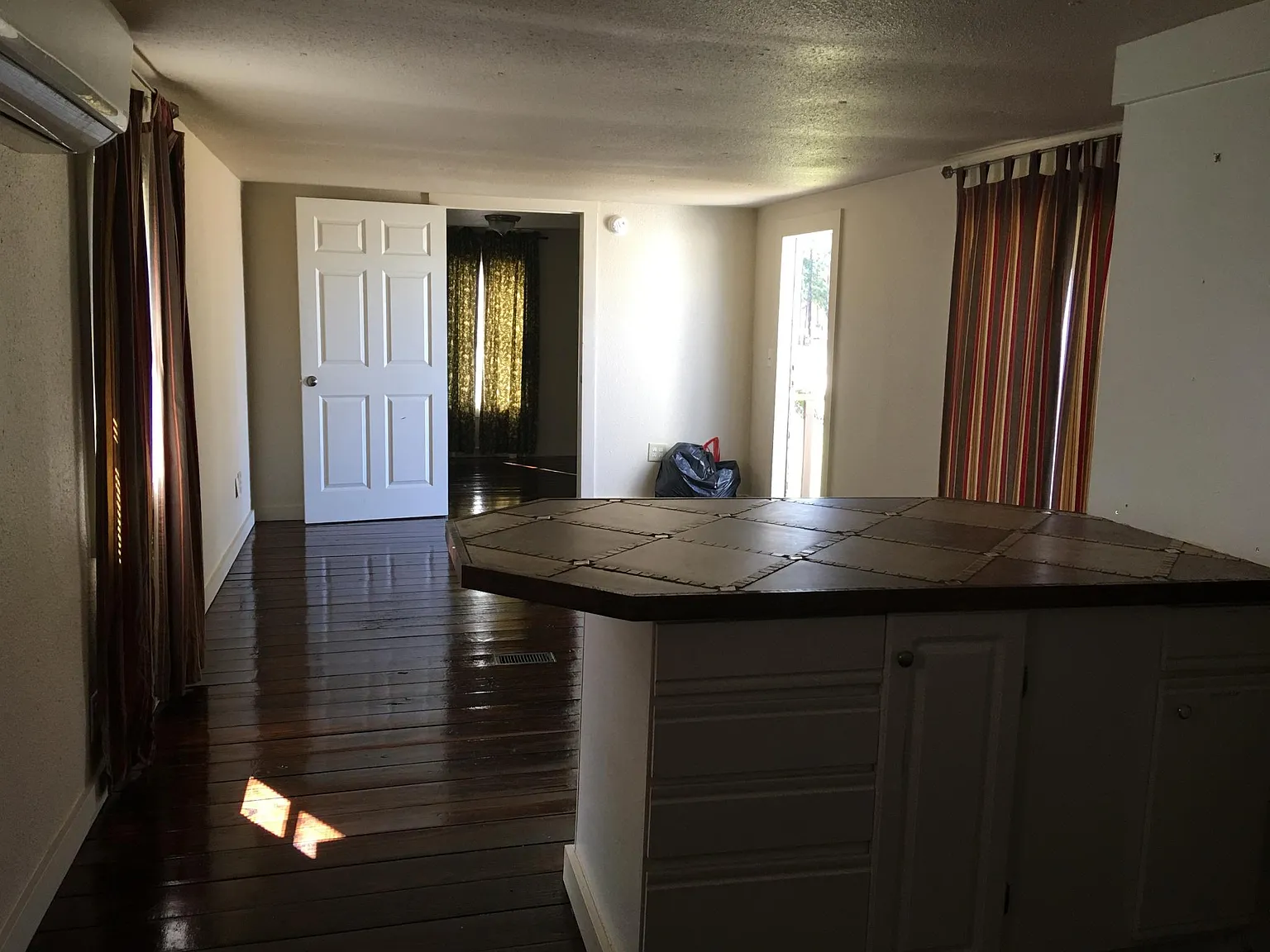 2 bed, 840 sqft, $1,100 — Photo 4