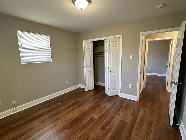 4907 Loyola Ave — Photo 5