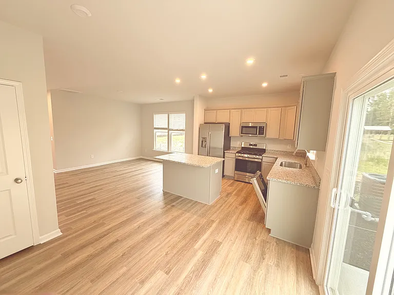 172 Randwick Ln — Photo 5