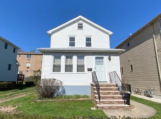 19 Burgher Ave, Staten Island, NY 10304