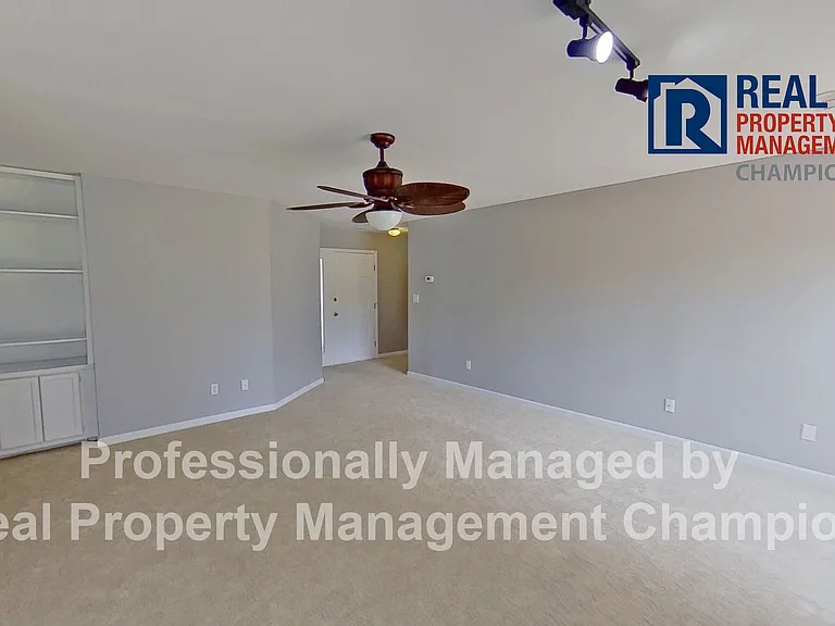 95 Eastgate Dr — Photo 4