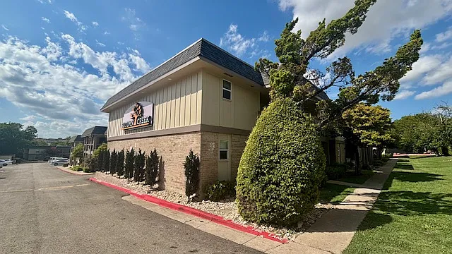 Autumn Creek Apartments — Photo 2