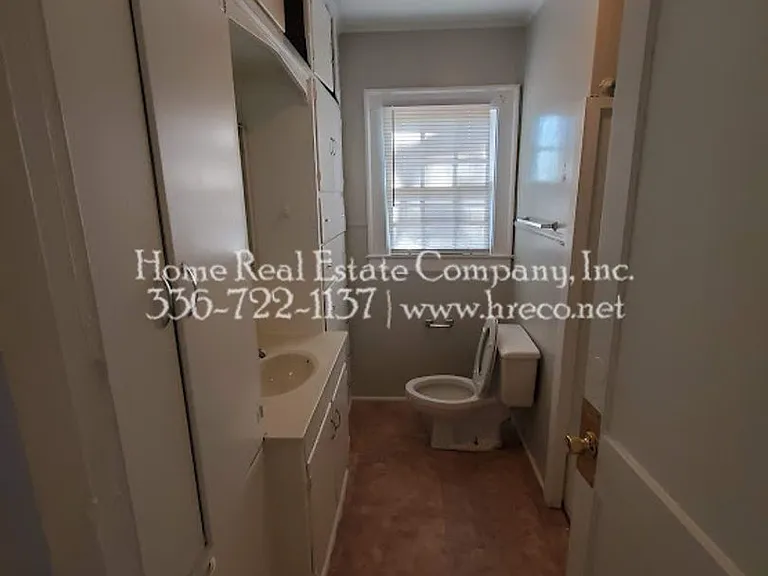 1354 Westbrook Plaza Dr — Photo 10