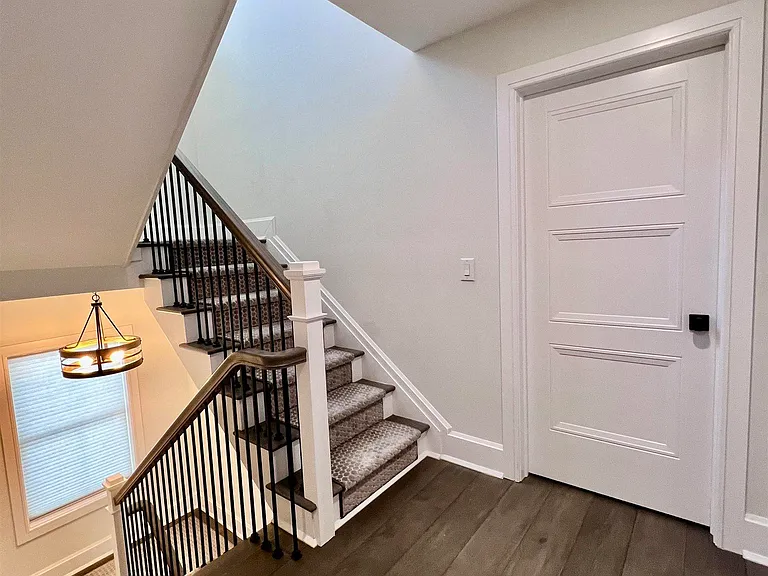 16A S Fredericksburg Ave — Photo 41