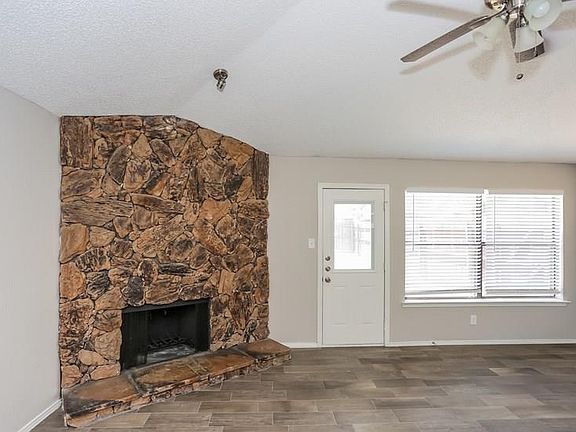 5th image of 1134 Sprucewood Cir