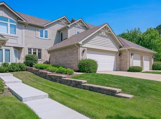 5539 Durand Dr, Downers Grove, IL 60515