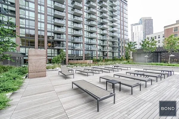 Rented by Bond New York | media 10