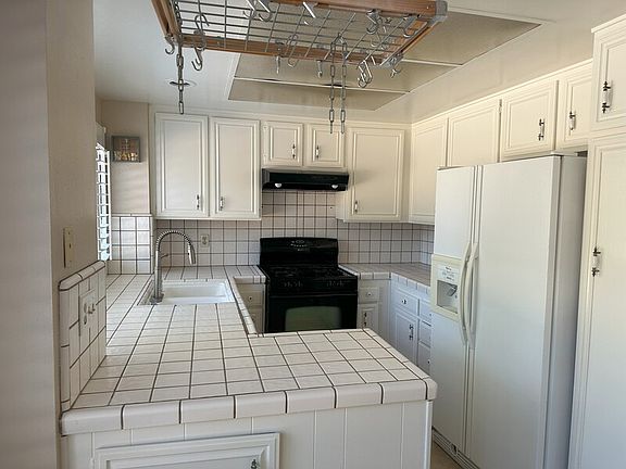 4th image of 3059 Delacodo Ave