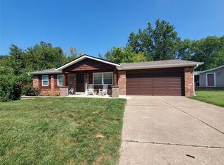 2920 Paula Ln, High Ridge, MO 63049