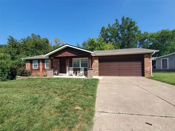 2920 Paula Ln, High Ridge, MO 63049