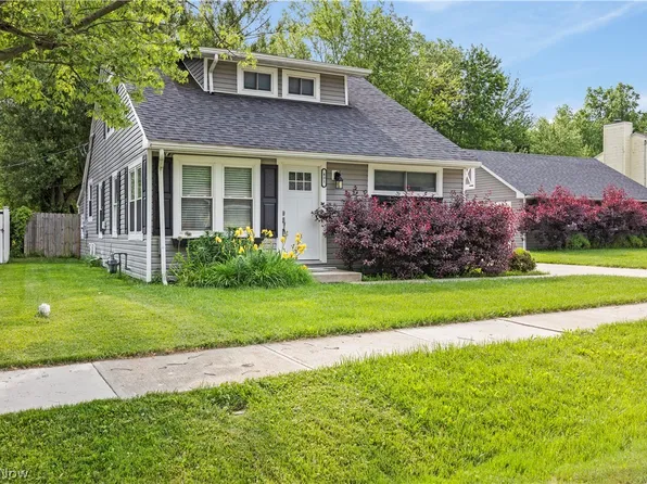 431 Maple Ave, Sheffield Lake, OH 44054