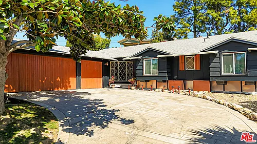5604 Shenandoah Ave Photo 1
