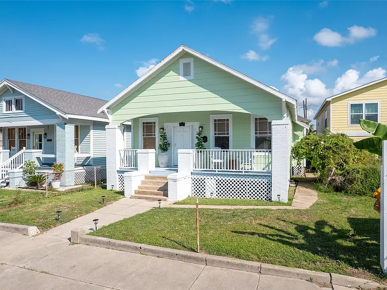 2912 Avenue R — Photo 37