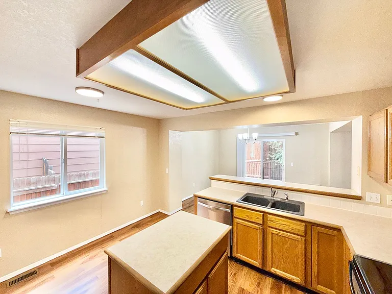 6050 Emma Ln — Photo 7