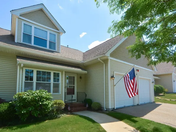 17 Conservation Way Unit 17, Stoughton, MA 02072