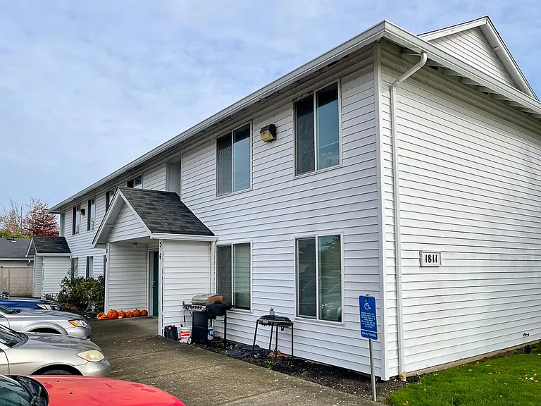 1817 16th Ave SE #8052 — Photo 22