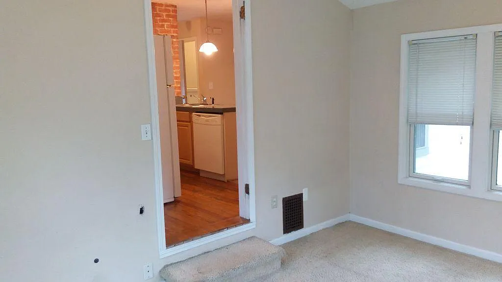 4 bed, 1.5 bath, 1050 sqft, $1,500 — Photo 3