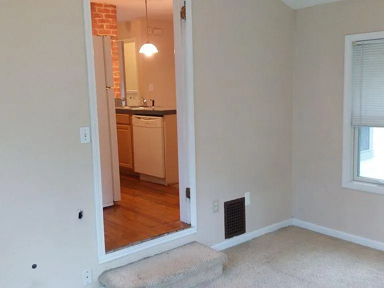 206 Olive St #2 — Photo 3