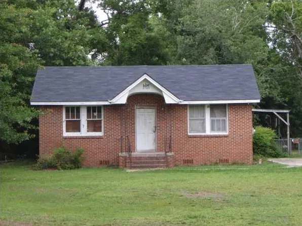 2754 Club House Rd, Mobile, AL 36605