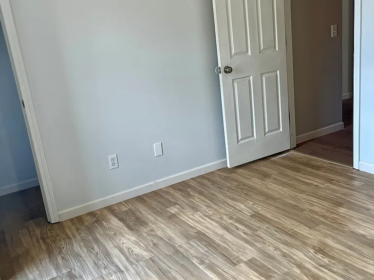 upstairs bedroom 1