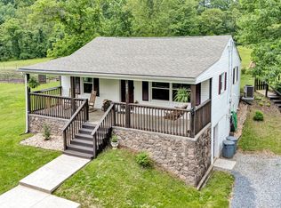 2481 Laymantown Rd, Troutville, VA 24175