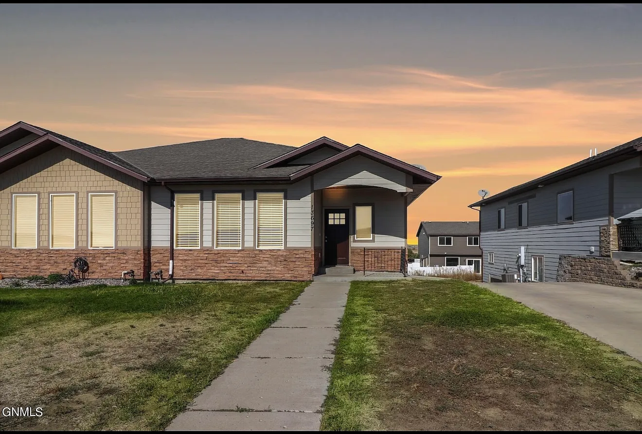 4 bed, 2241 sqft, $2,700 — Photo 1