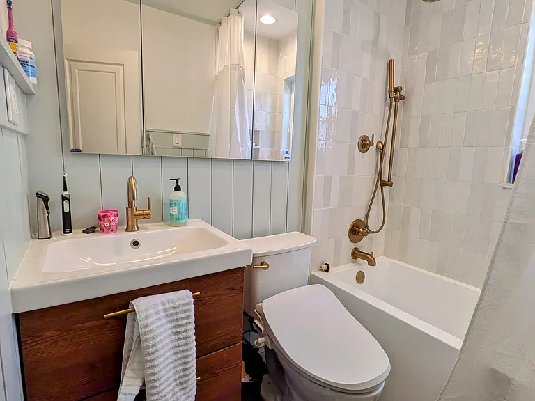1380 S Washington St — Photo 11