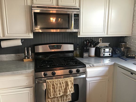 5th image of 2696 Reservoir Dr