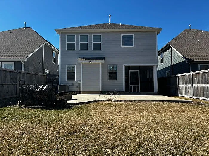 137 Foxhall Dr — Photo 1