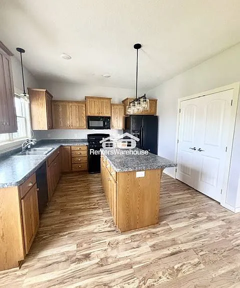 3317 Old Stone Way NE — Photo 9