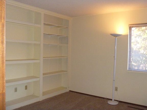 5th image of 3150 Woodland Trce