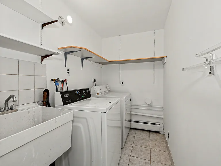 568 Manville Rd #UL — Photo 21