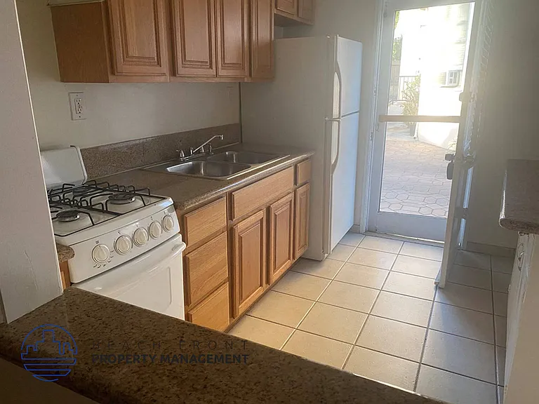 529-541 S El Molino Ave — Photo 29
