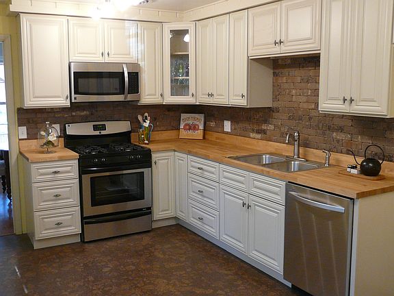 SS appliances, butcher block