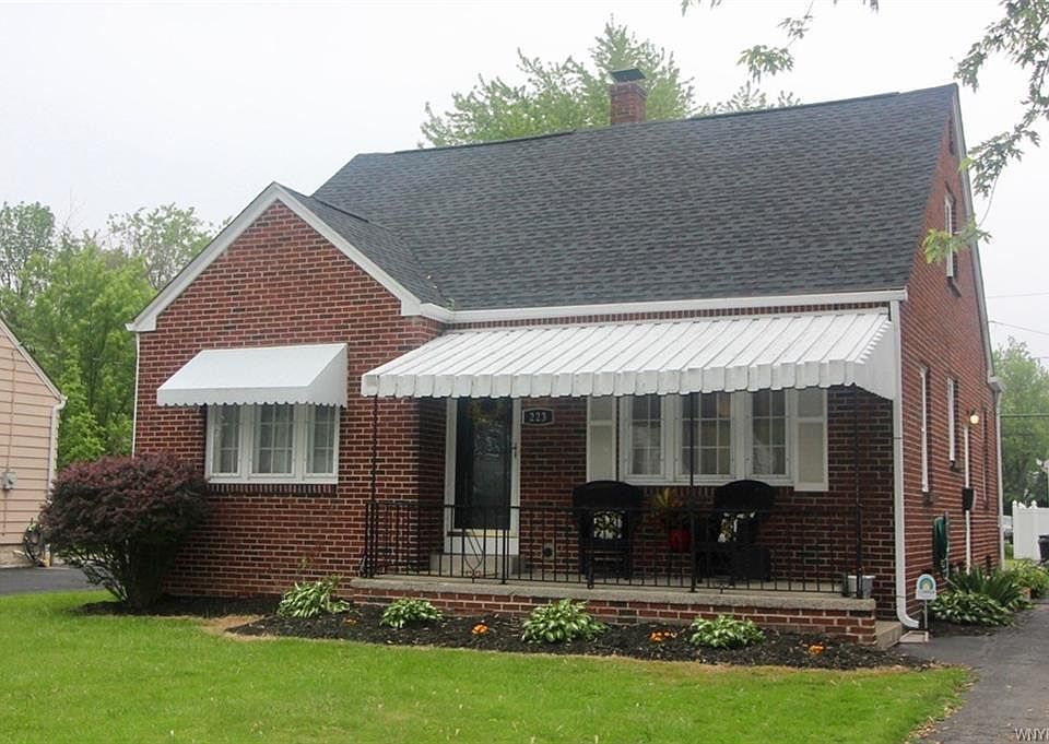 1st image of 223 S Huxley Dr