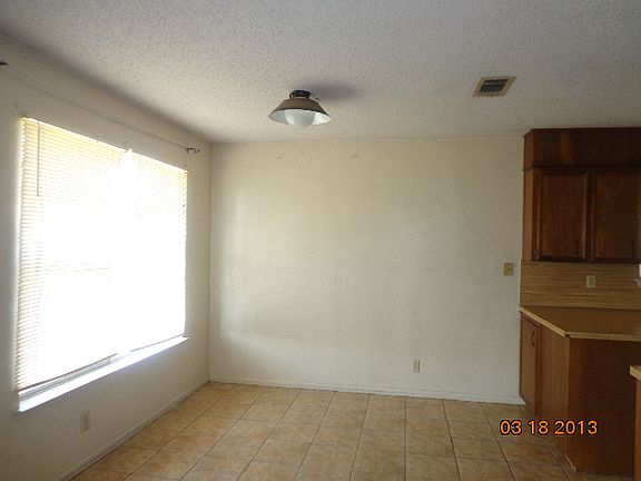 Breakfast/Dining Area