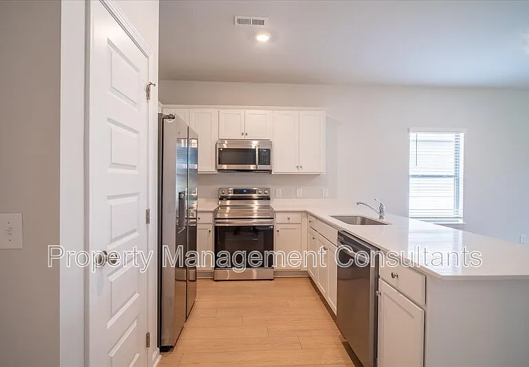 22821 Dashwood Ln — Photo 15
