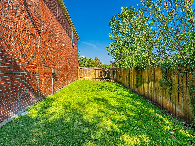 1313 Briercrest Dr — Photo 81