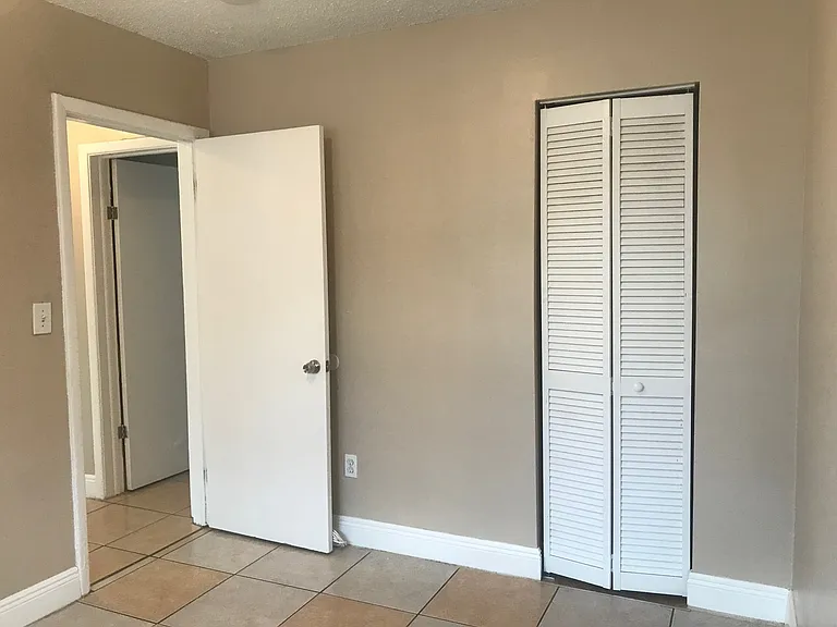13315 Alexandria Dr — Photo 6