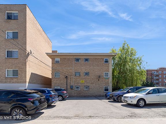 3rd image of 2916 N Harlem Ave APT 2