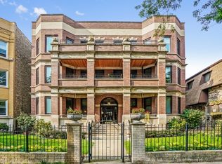 900 W Lakeside Pl, Chicago, IL 60640