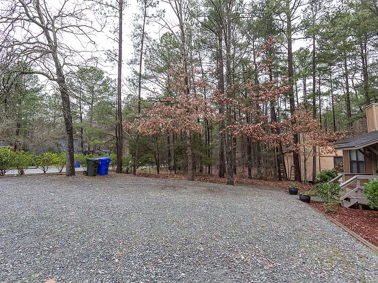 129 Forsyth Dr #B — Photo 17