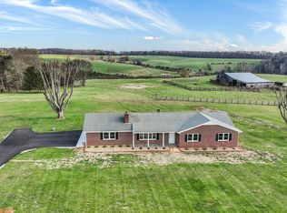 2558 Smith Mountain Lake Pkwy, Huddleston, VA 24104