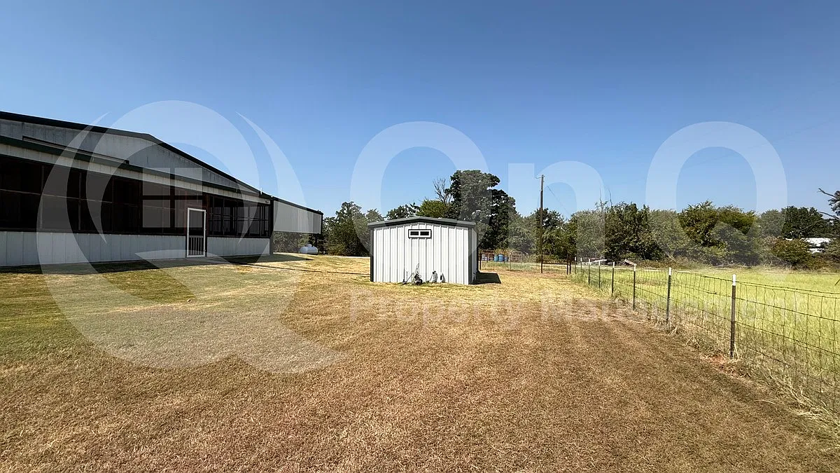 4 bed, 3.0 bath, 2320 sqft, $4,000 — Photo 3
