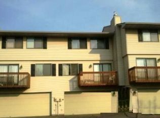 4345 Chatsworth Cir, Shoreview, MN 55126