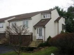 10-5 Arthur Dr, South Windsor, CT 06074