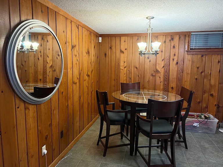 350 Diamond Lake Rd E — Photo 13