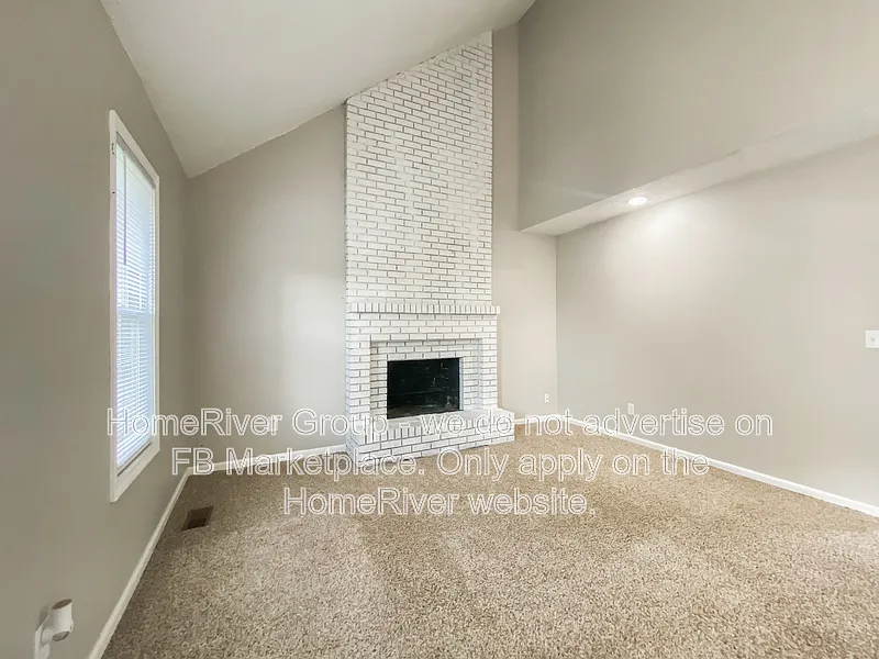 5 bed, 4.0 bath, 1987 sqft, $2,425 — Photo 3